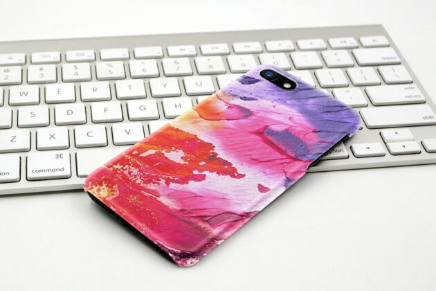 iphone-case-on-apple-keyboard-free-case-mockup-generator-psd-template
