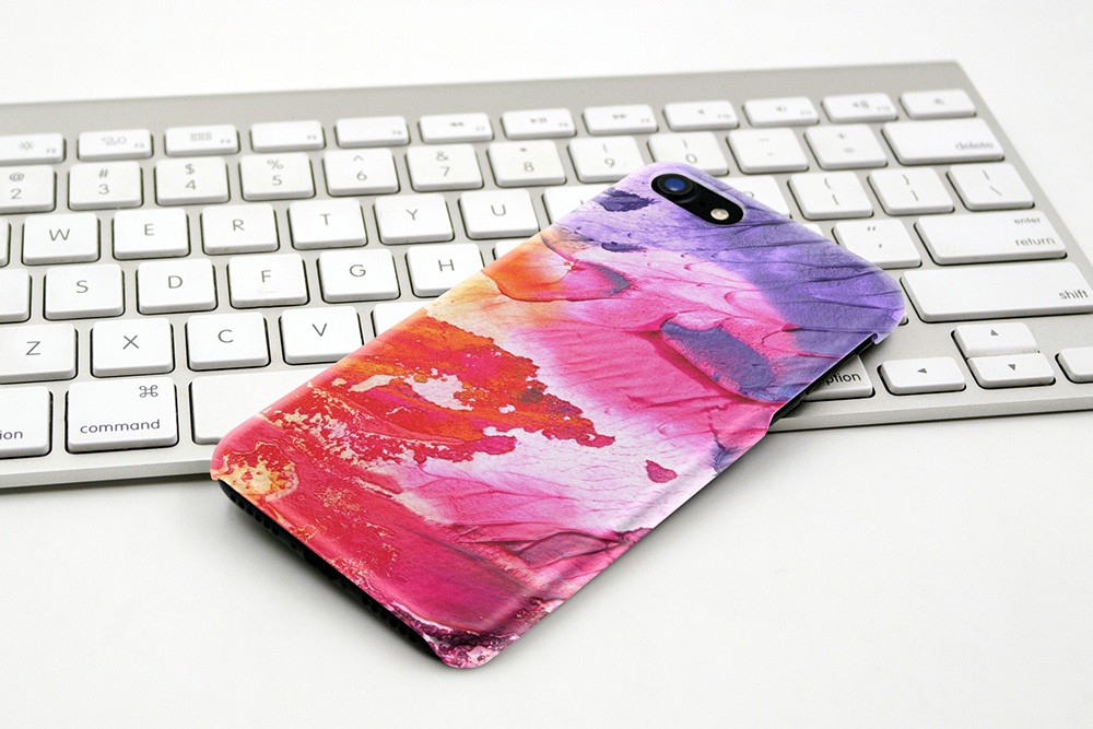 iphone-case-on-apple-keyboard-free-case-mockup-generator-psd-template