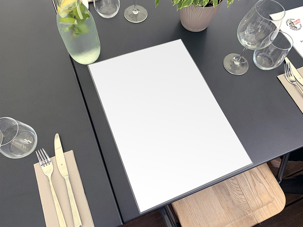 002-restaurant-menu-mockup-psd-template