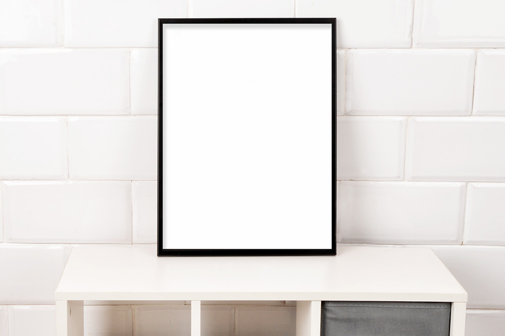 02-photo-frame-mockup-portrait