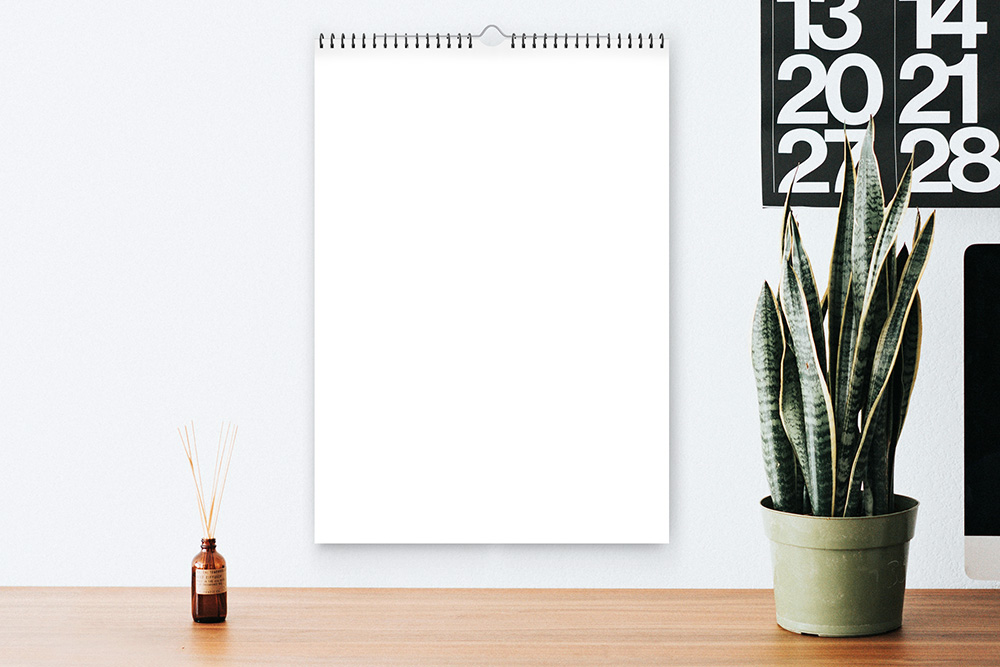 05-wall-calendar-mockup-psd-template