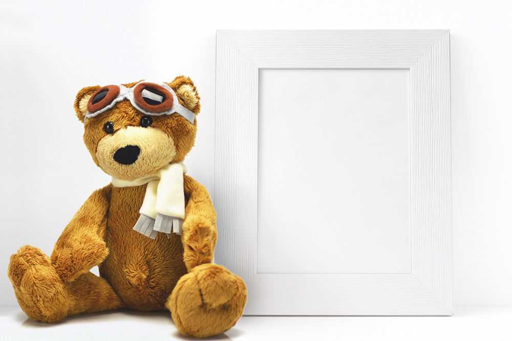 07-photo-frame-white-mockups-kids