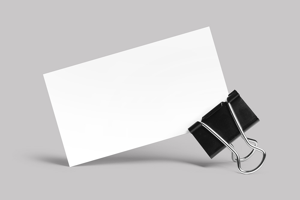 08-business-card-mockup-in-paper-clip