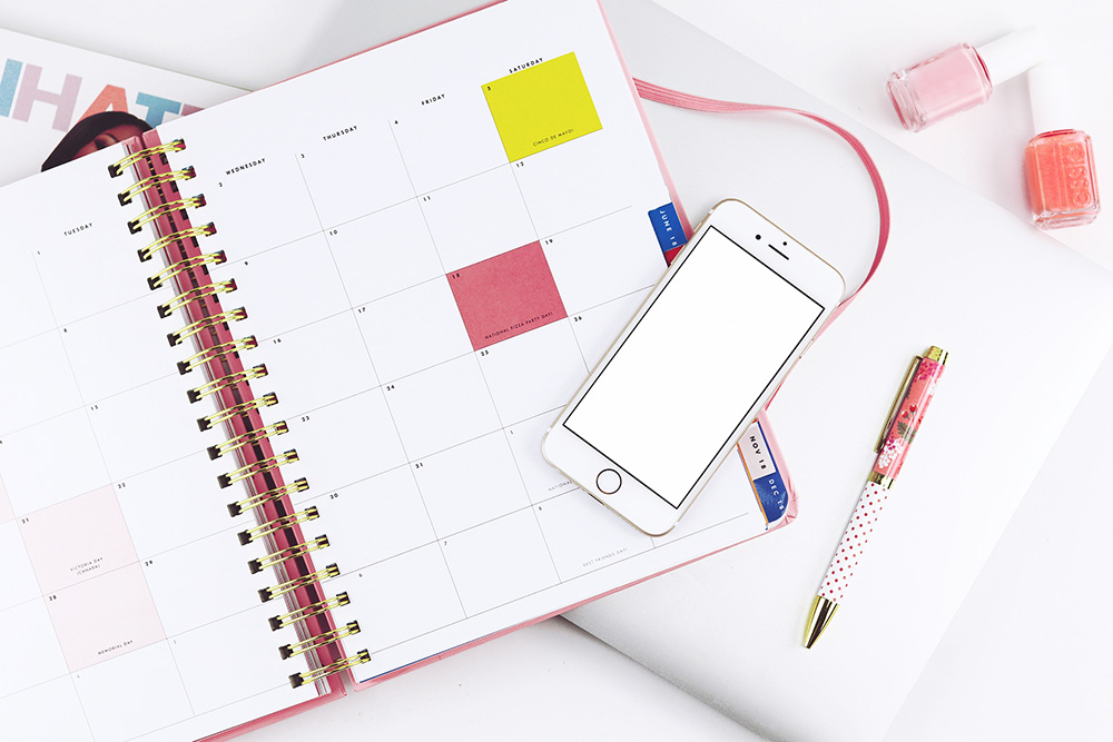 15-iphone-calendar-mockup