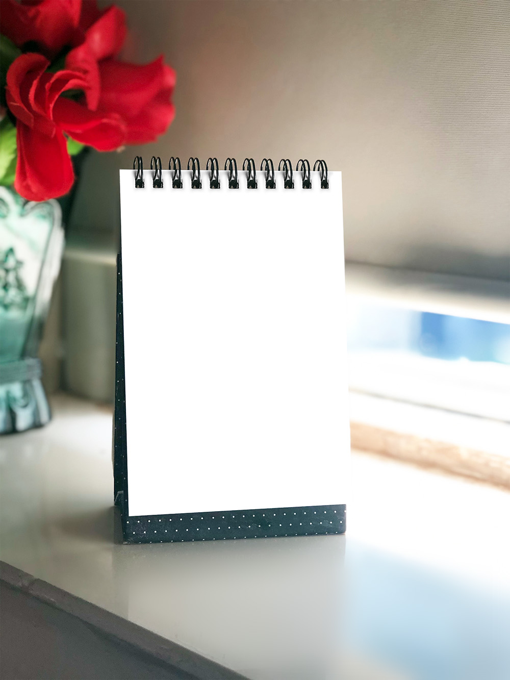 16-small-calendar-mockup-generator