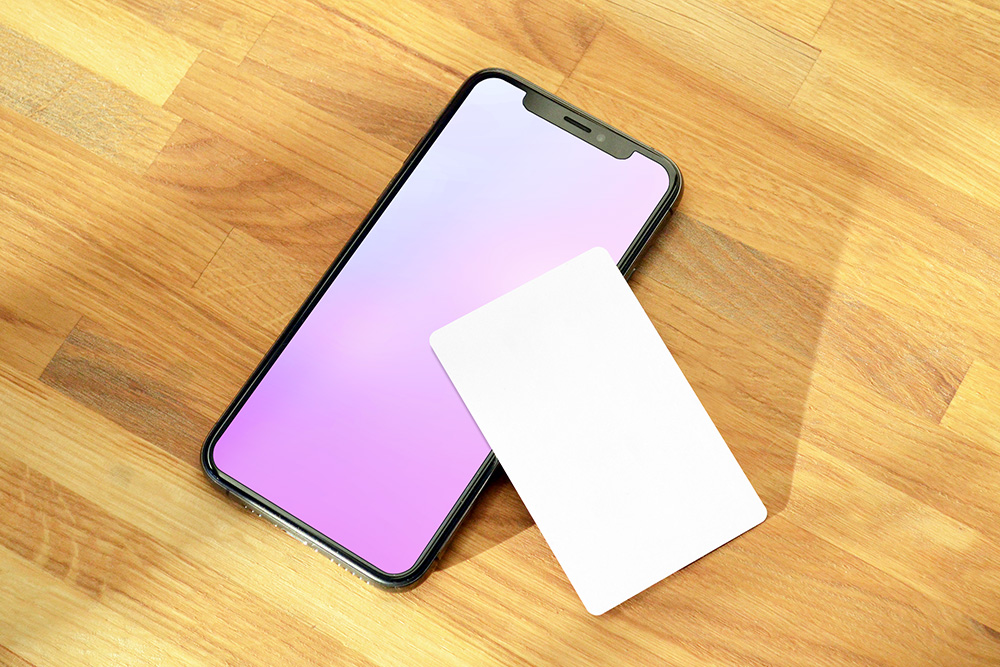 21-photoshop-template-credit-card-and-iphone-online-banking-app