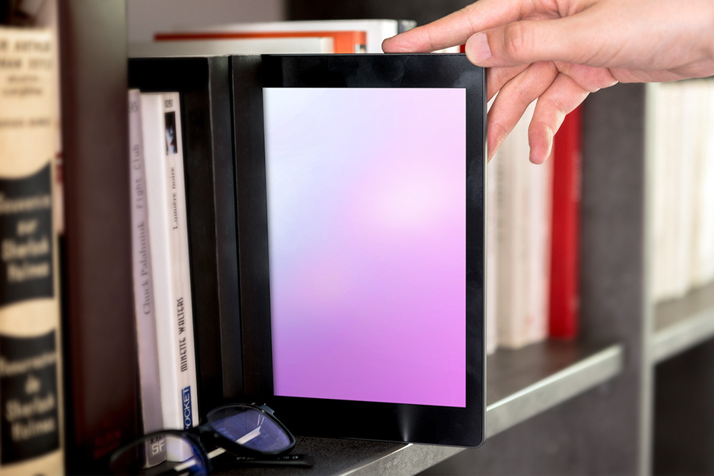 22-digital-ebook-cover-mockup-in-ipad
