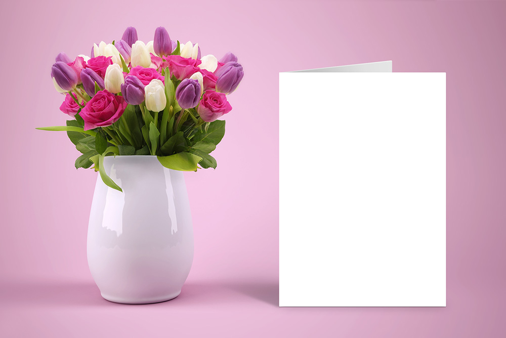 22-floral-postcard-mockup-folding