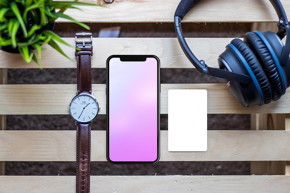 24-credit-card-and-iphone-mockup