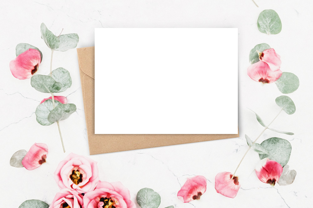 26-floral-card-kraft-envelope-mockup